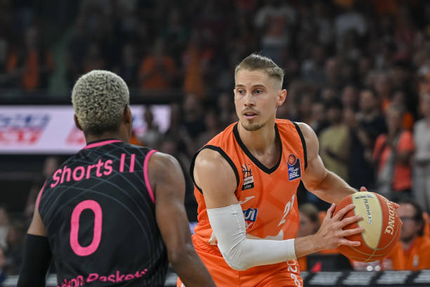 中超16岁 中超16岁